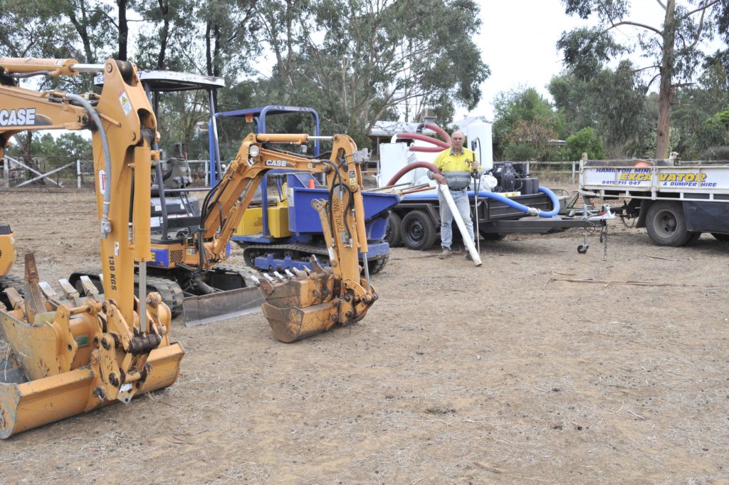 Dennis Mini Excavator 2 Dennis Mini Excavator 2