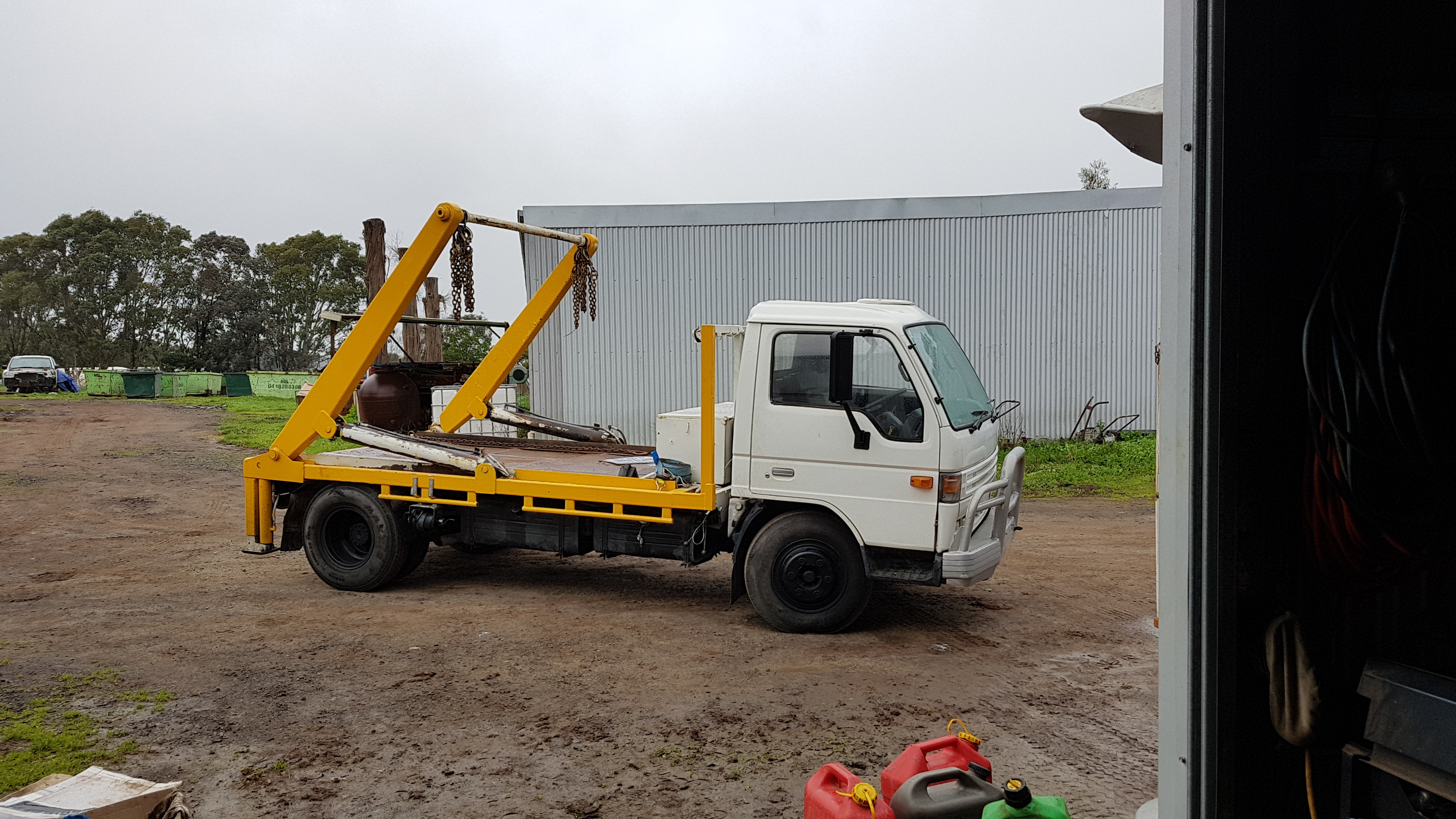 Skip Bins in Hamilton Victoria Dennis the Digger